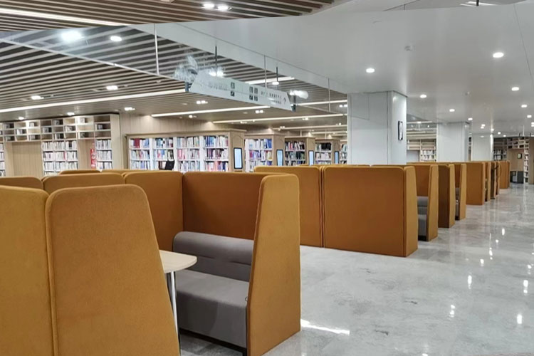 創(chuàng)新設(shè)計(jì)，打造寧?kù)o閱讀空間 —— 圭澤家具青島高校圖書館家具項(xiàng)目落成